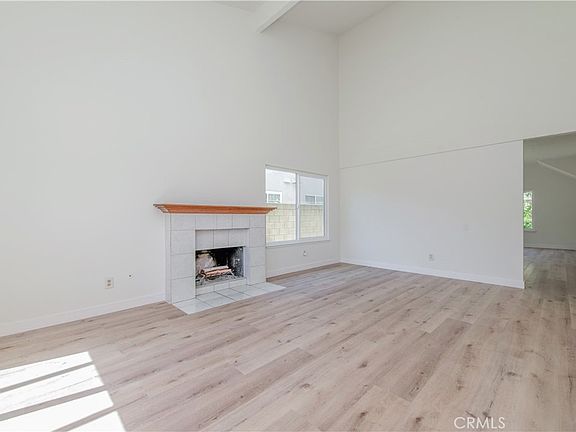 3rd image of 13635 Palm St