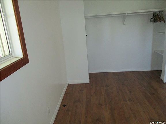 5th image of 701 8th Ave W