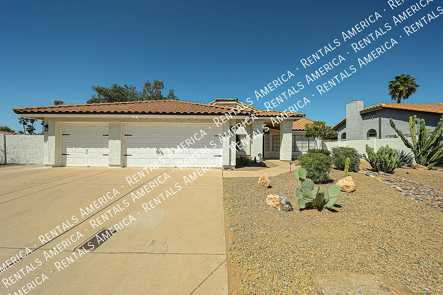 Building Photo - 4812 E Aire Libre Ave