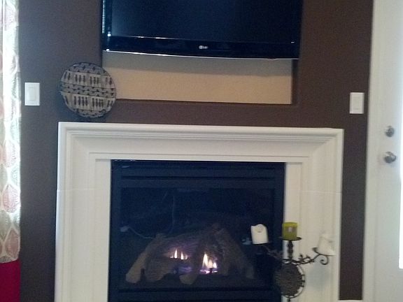 Fireplace: Flat Screen Nook