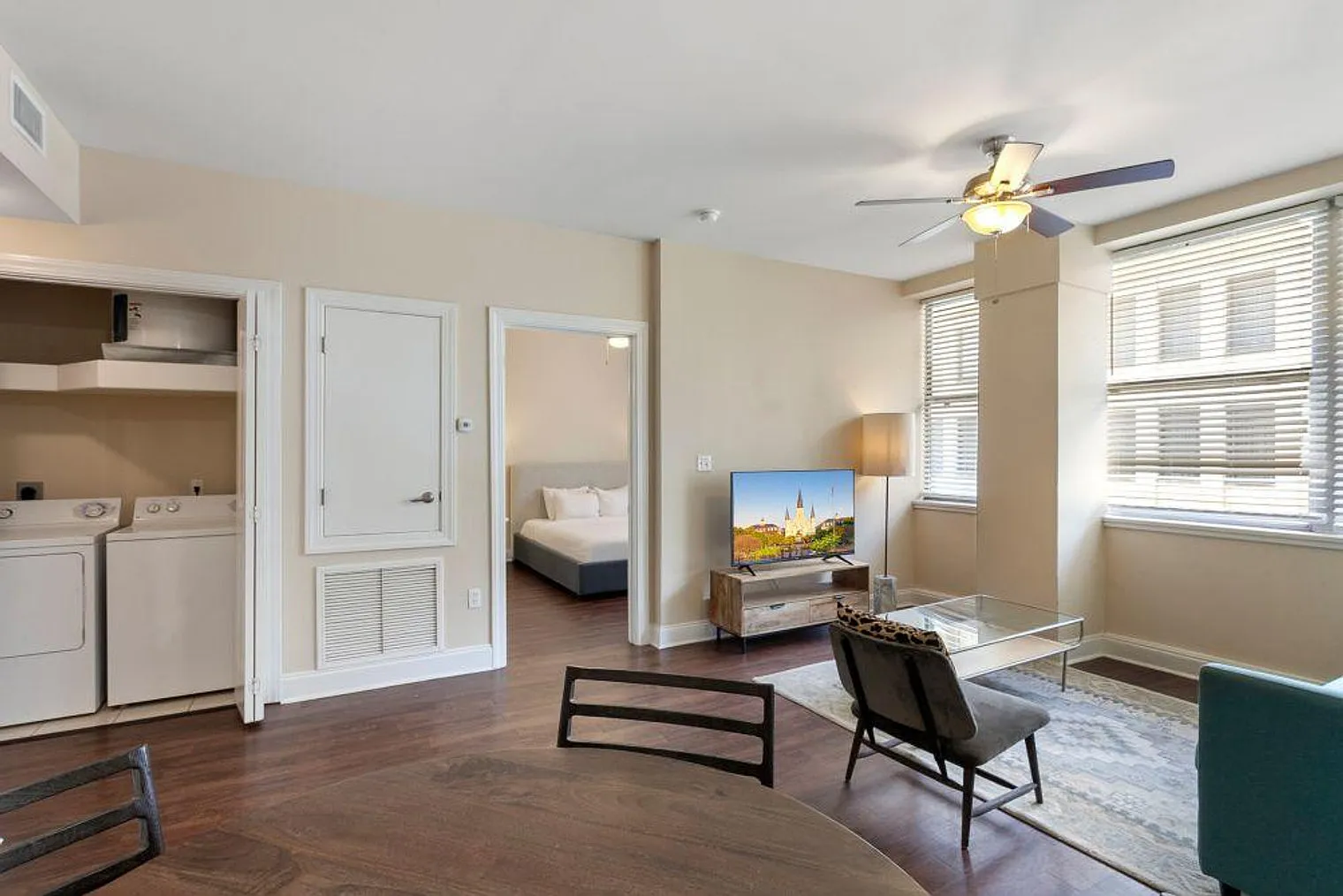 2 bed, 3.0 bath, 1033 sqft, $5,342 — Photo 1