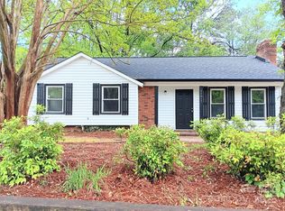 11817 Five Cedars Rd, Charlotte, NC 28226