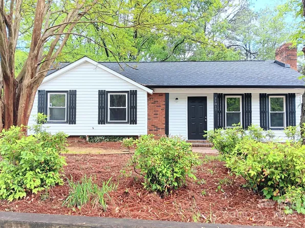 11817 Five Cedars Rd, Charlotte, NC 28226
