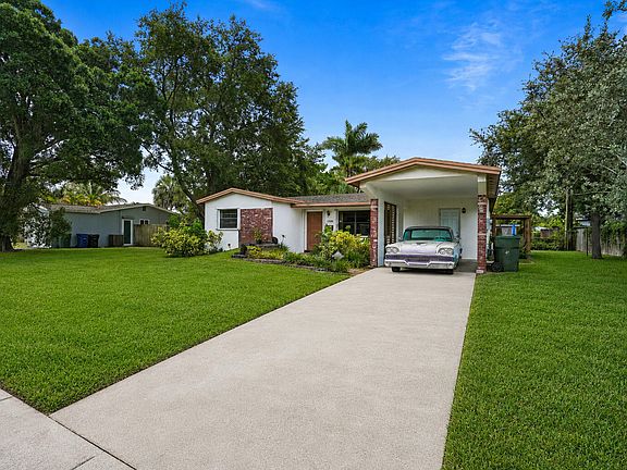 3rd image of 3358 SW 16th Court SW