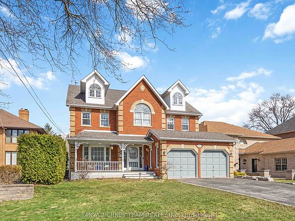 3rd image of 467 Oakwood Dr