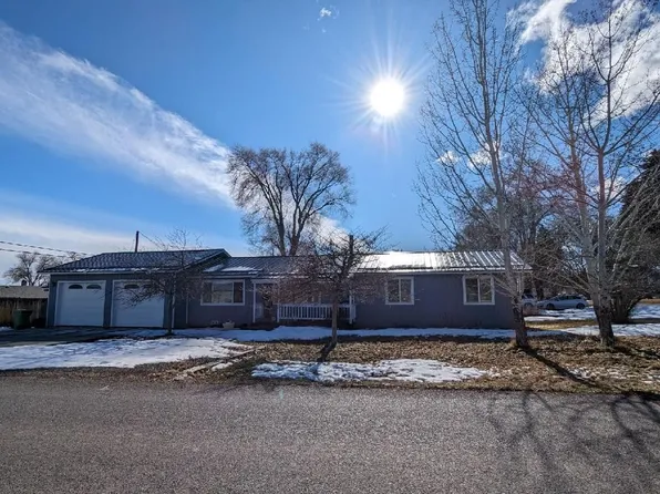 215 W Jamison Ave, Hines, OR 97738
