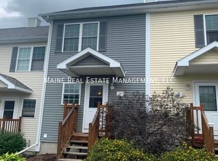 10 River Village Dr, Milford, ME 04461