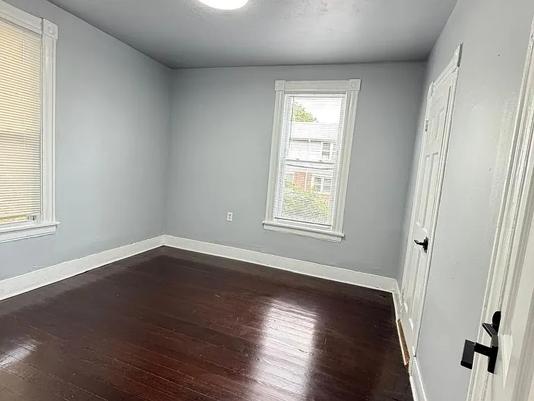 52 - 54 Farren — Photo 6