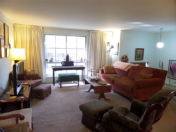 2nd image of 8 Pleasant Dr