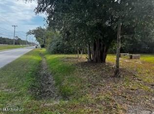 214 S Central Ave, Waveland, MS 39576