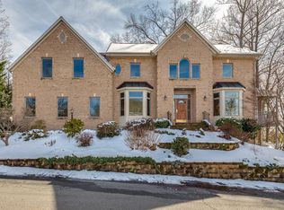 1375 Dominion Ridge Ln, Herndon, VA 20170