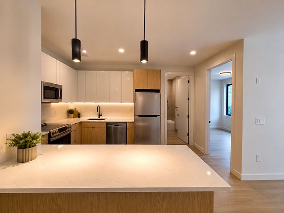 2nd image of 449 Scotland Rd #3B
