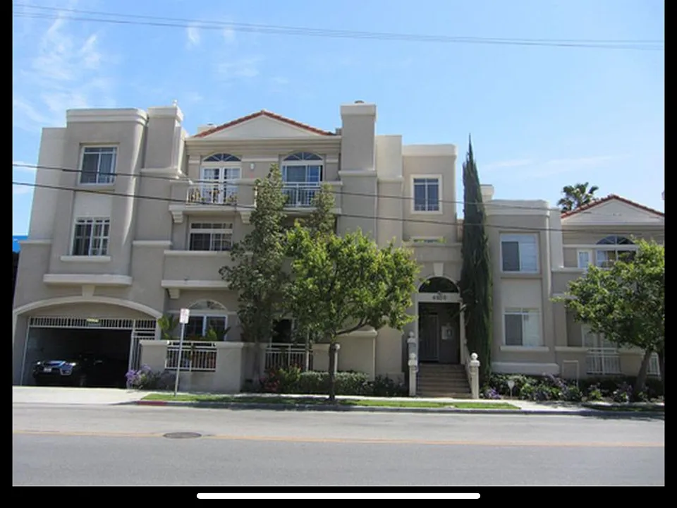 4630 Woodley Ave #206