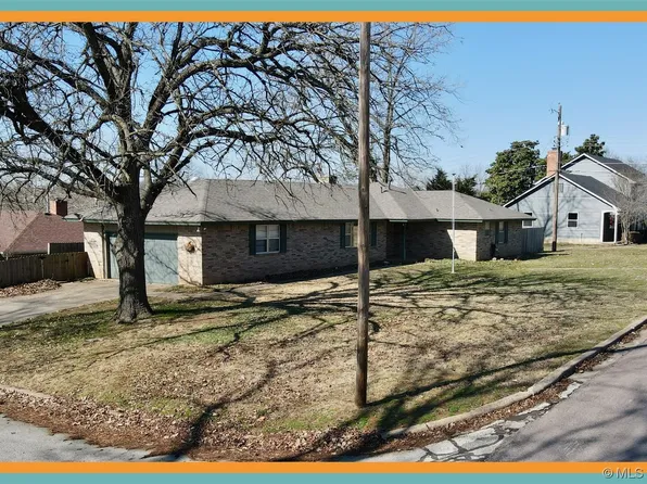 329 S Morrison Dr, Ada, OK 74820