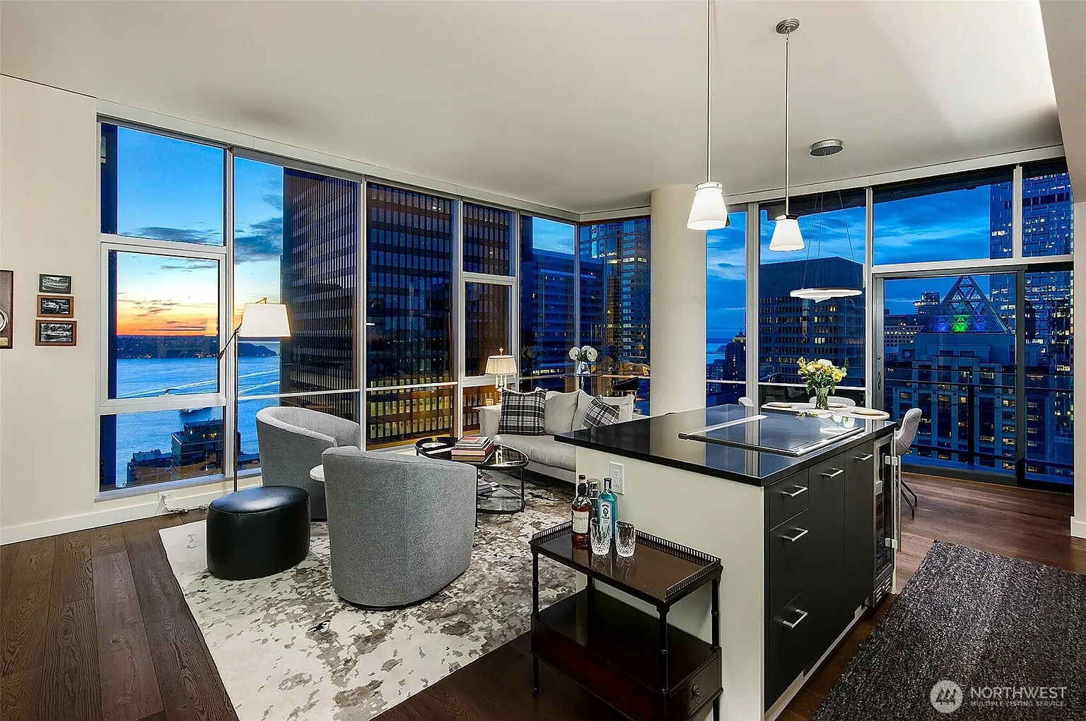 909 5th Avenue #2301 photo 1