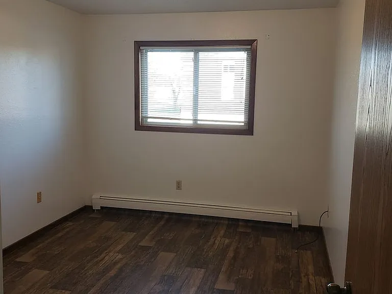 BK-Prairie Home Apartment — Photo 7