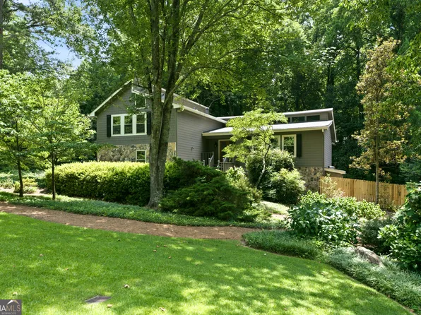 1195 Lake Colony Dr, Marietta, GA 30068