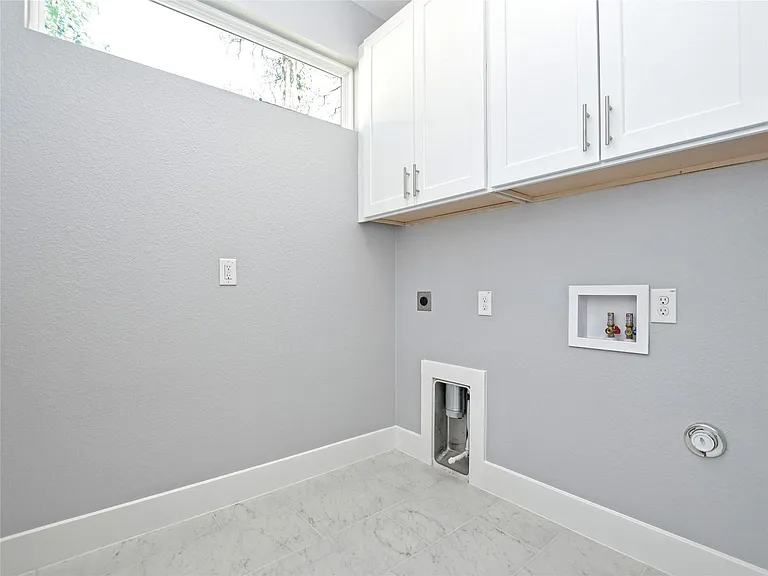 1130 Lott Ave #B — Photo 14