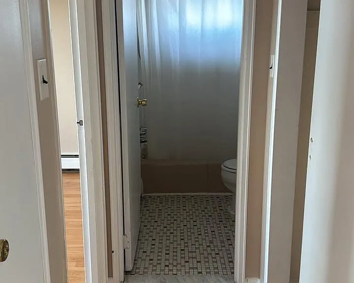 8024 Castor Ave — Photo 2