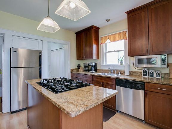 4th image of 1177 Thomas Ave