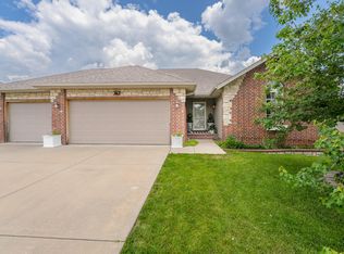 800 Windmill Dr, Ozark, MO 65721