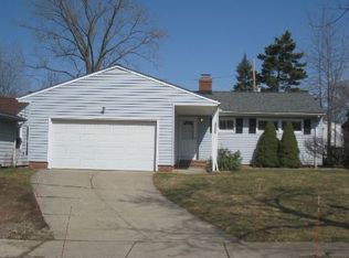 5011 S Sedgewick Rd, Lyndhurst, OH 44124