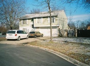 30W100 Elmwood Ct, Warrenville, IL 60555