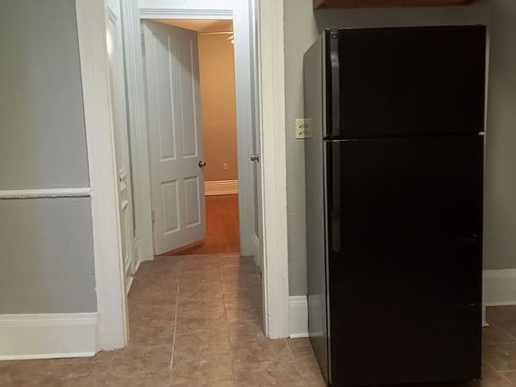 3rd image of 2533 Banks St #2533
