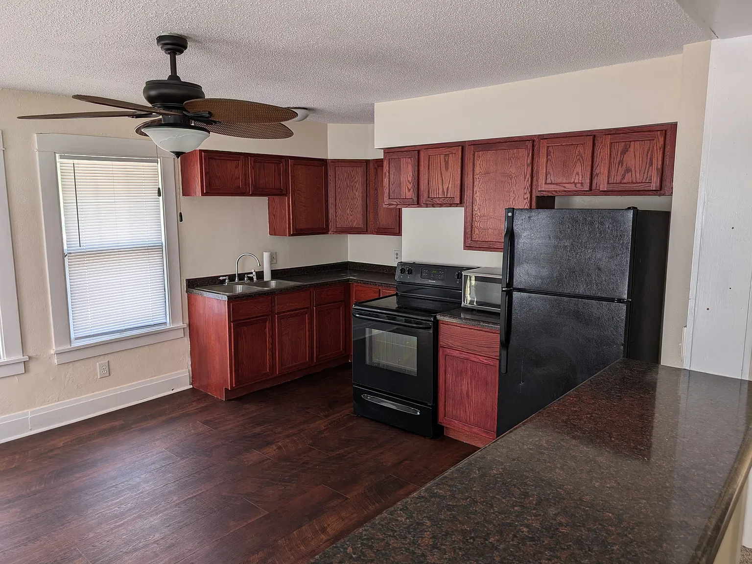 4 bed, 1150 sqft, $1,700 — Photo 1