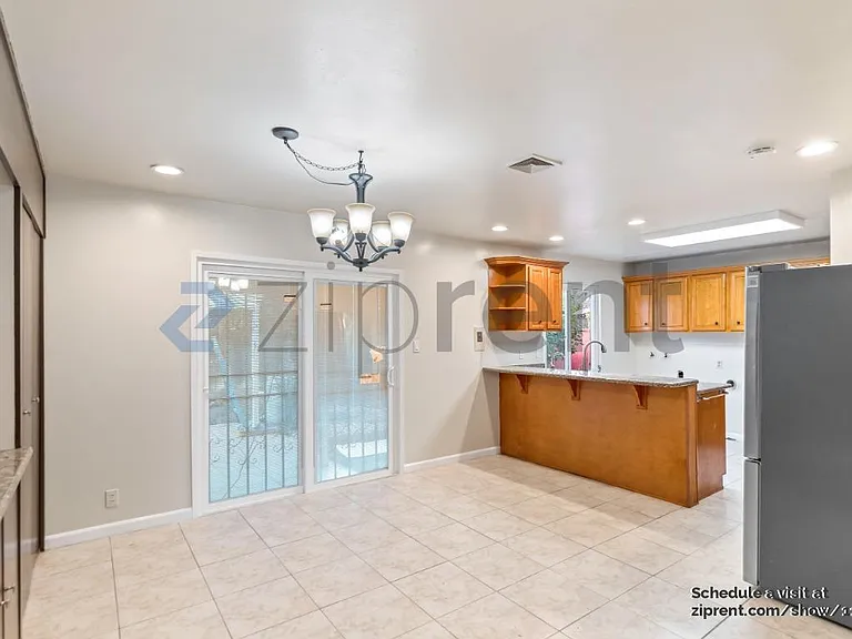 685 Carmar St — Photo 10