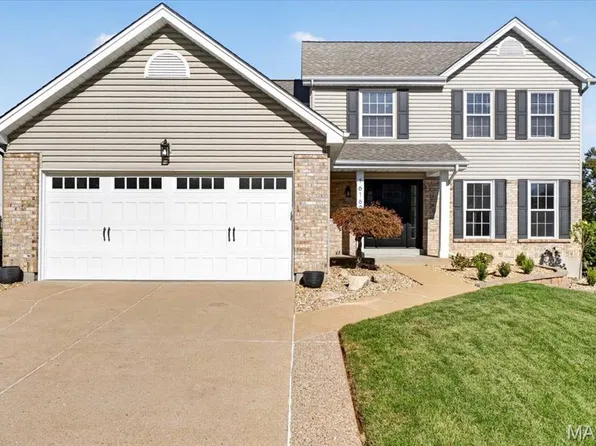 16162 Port Of Nantucket Dr, Grover, MO 63040
