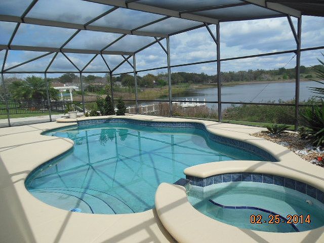 Pool+tub+ski lake+yard