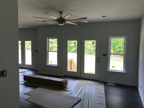 4th image of 4917 Sweeney Cir