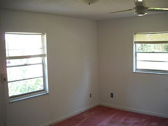 3rd image of 2325 Harwood Rd