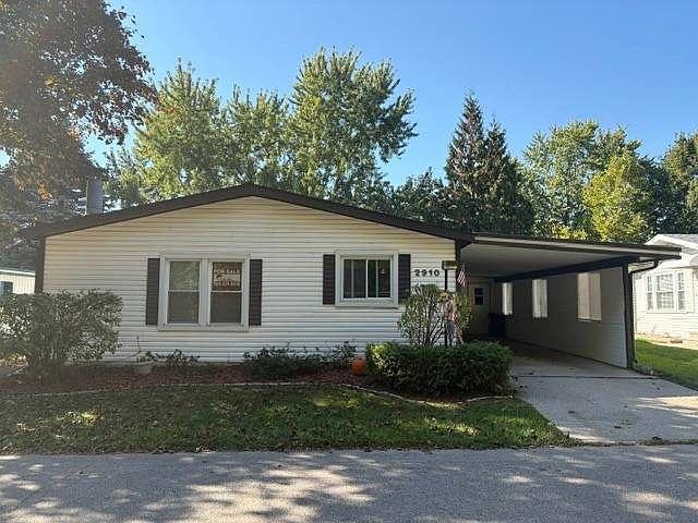 1st image of 2910 Goldfinch St
