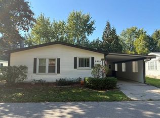 2910 Goldfinch St, Rochester, MI 48309