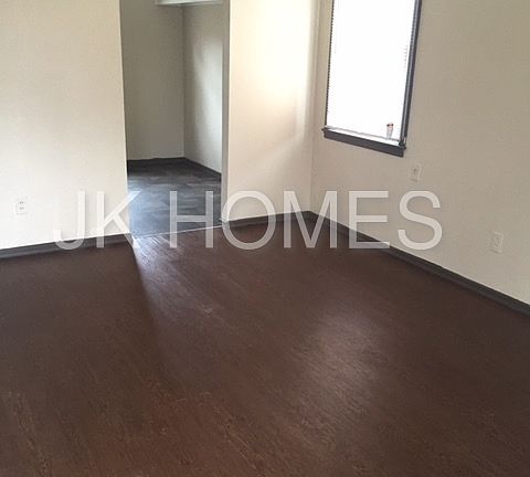 5th image of 2345 Silver Dr