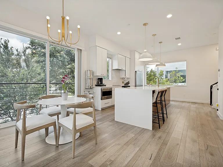 5018 Bryan St #201 — Photo 3