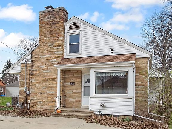 3rd image of 818 W Truitt Ave