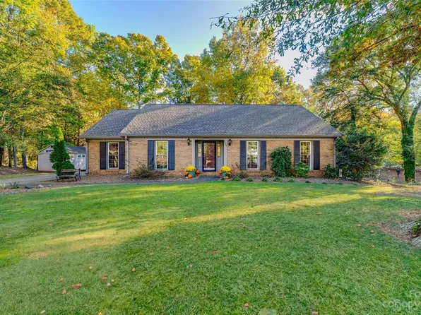 8839 Shaver Dr, Charlotte, NC 28277