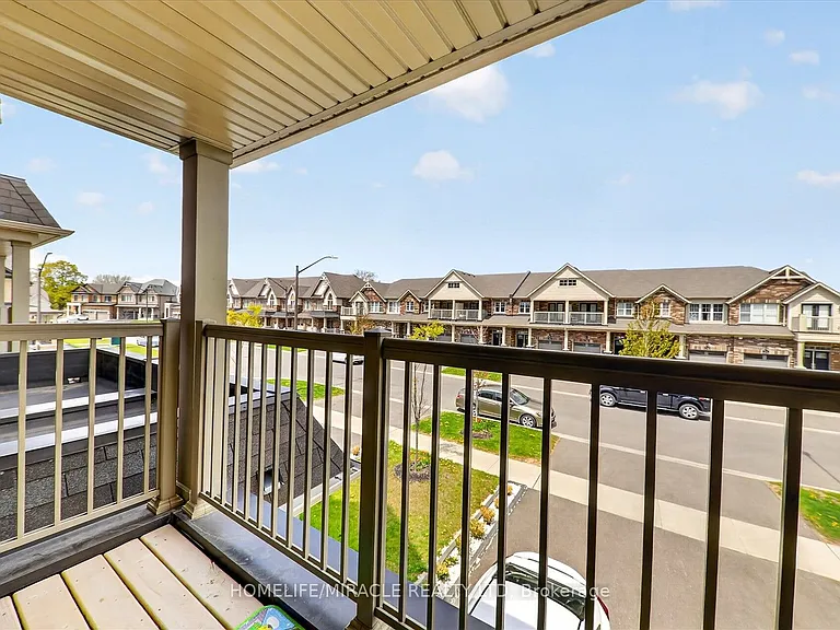 73 Sutcliffe Dr — Photo 22