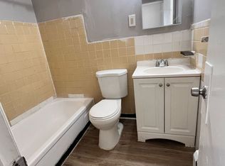 Affordable Apartment Living in Prime Cleveland Location!, Cleveland, OH 44120