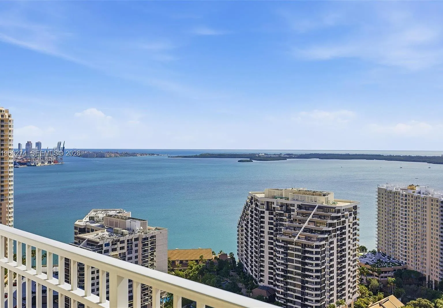 Courts Brickell Key Condo — Photo 2