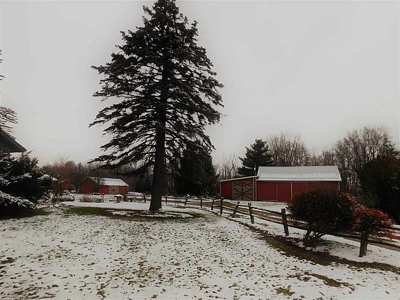 3rd image of 8070 S Chapin Rd