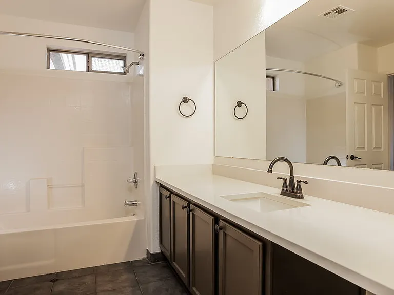 21808 N 40th Pl — Photo 11