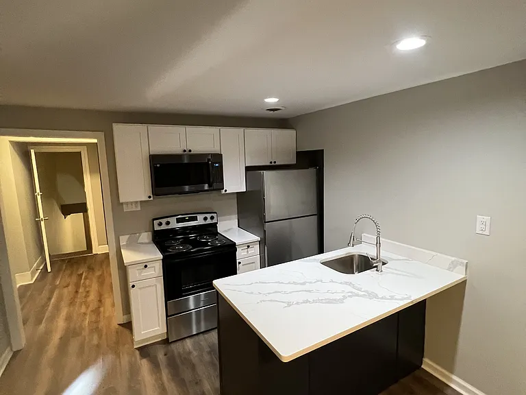 127 Pine St #3 — Photo 2