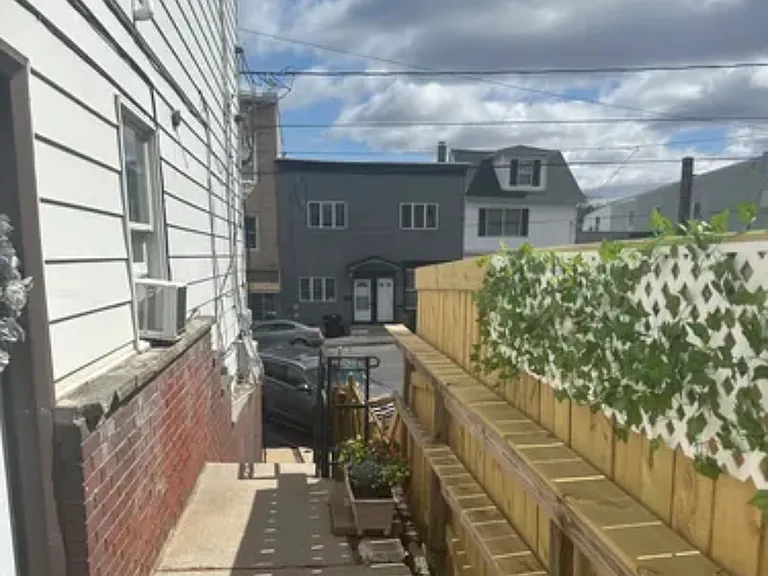 42 N Lehigh Ave — Photo 28