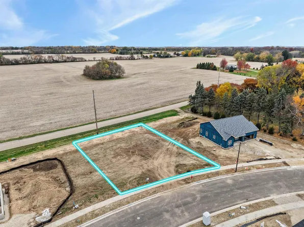 349 Dahlia Drive #27, Stoughton, WI 53589
