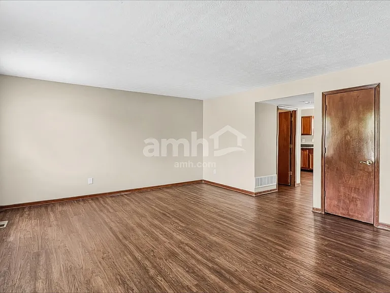 5829 Sharets Dr — Photo 6