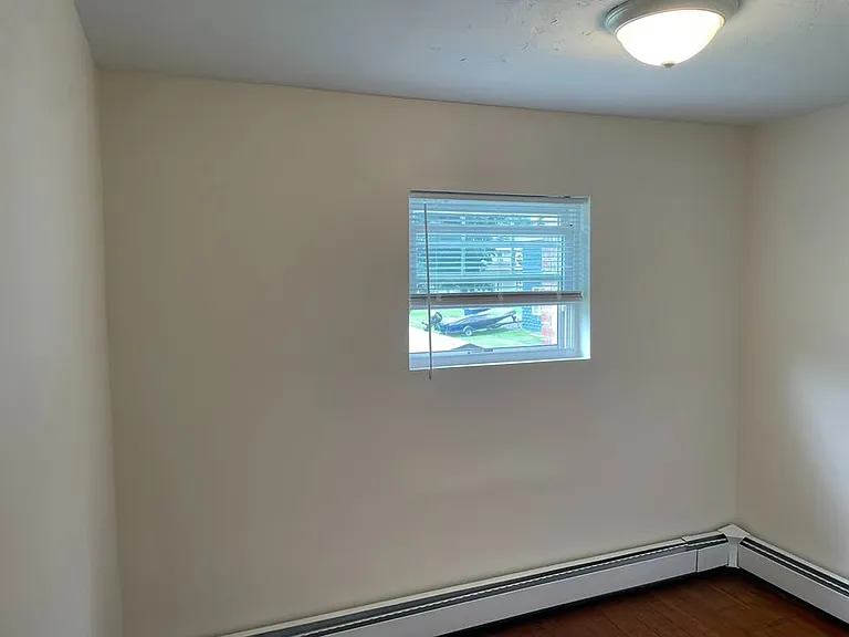 308 E Pitt St — Photo 17